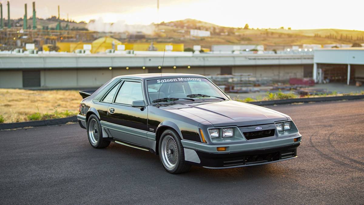 Ford-Mustang-saleen-1986-black-1