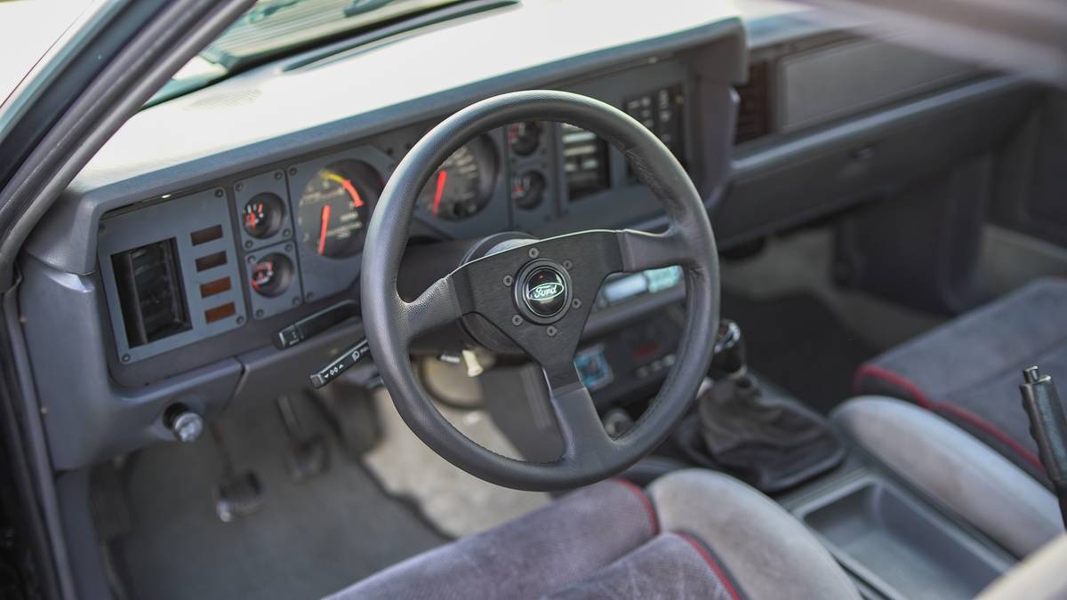 Ford-Mustang-saleen-1986-black-12
