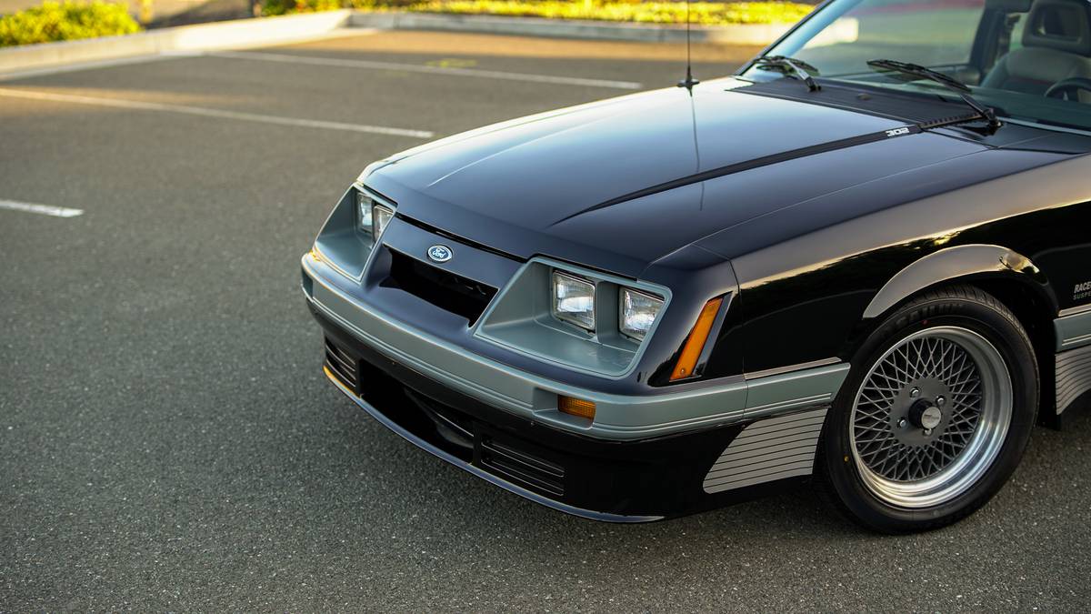 Ford-Mustang-saleen-1986-black-7
