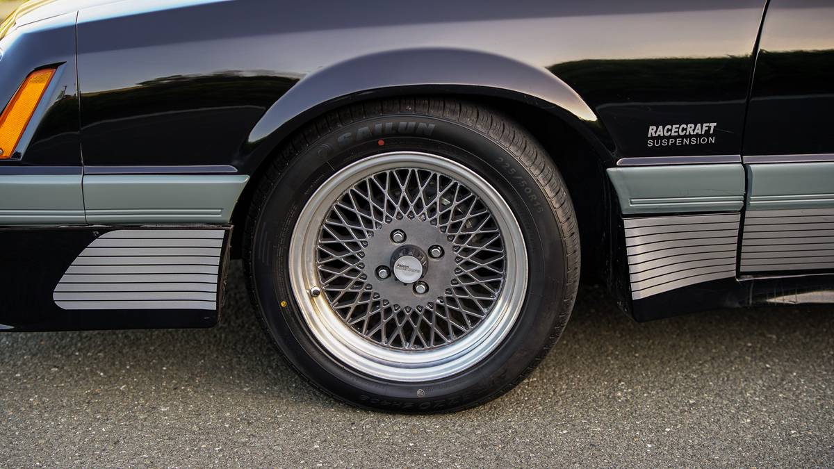 Ford-Mustang-saleen-1986-black-9