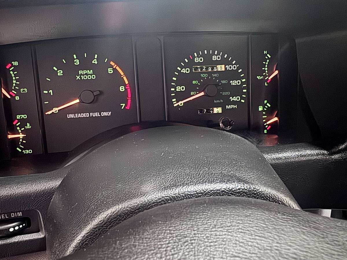 Ford-Mustang-svt-cobra-1993-11