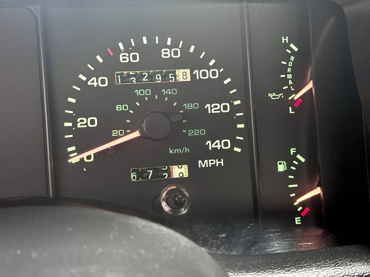 Ford-Mustang-svt-cobra-1993-16