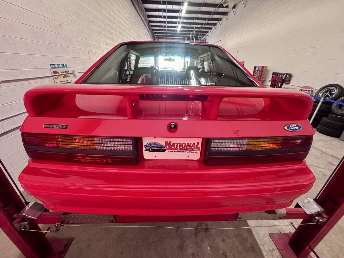Ford-Mustang-svt-cobra-1993-2