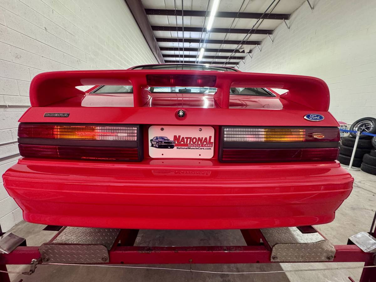 Ford-Mustang-svt-cobra-1993-5