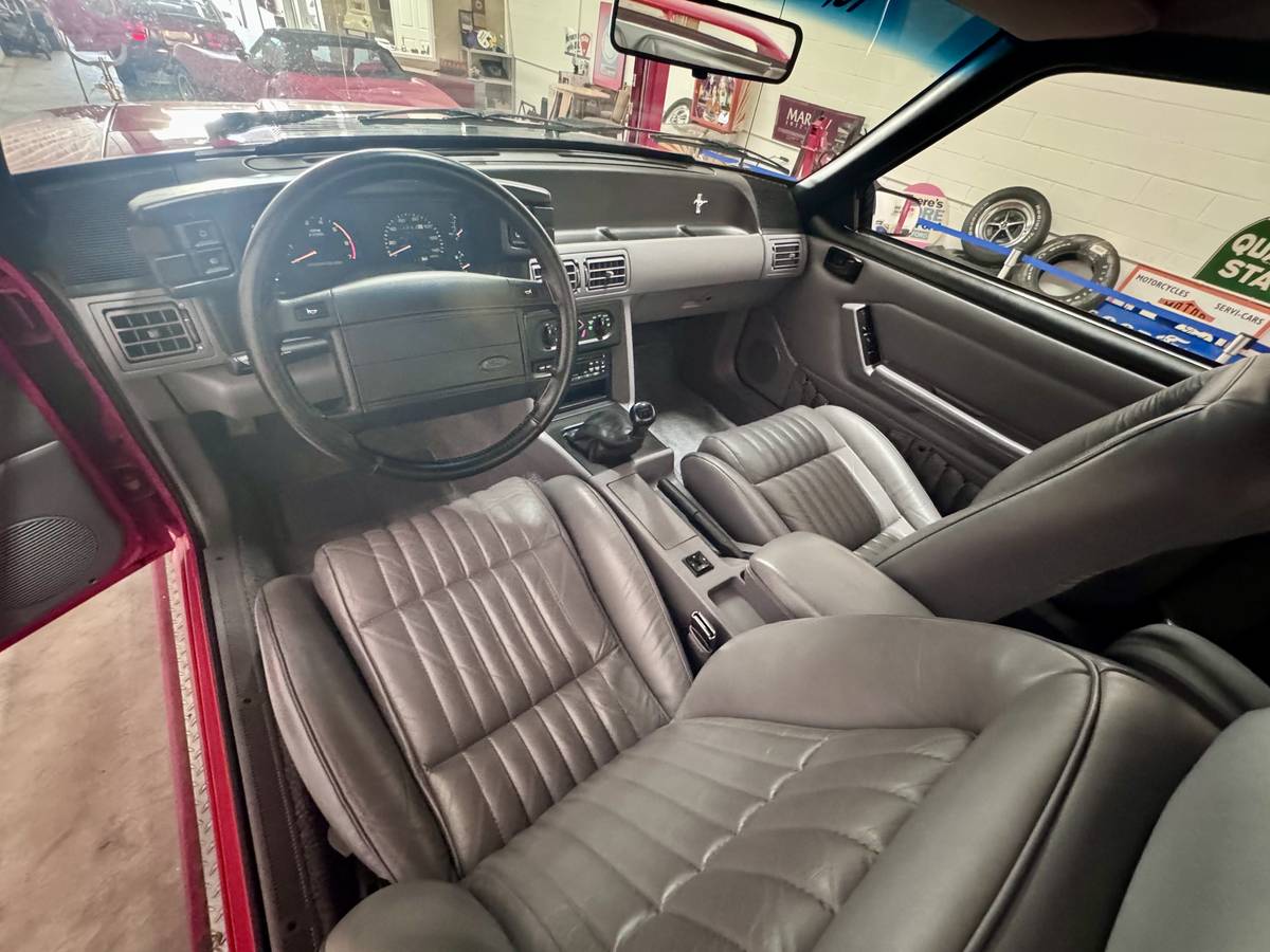 Ford-Mustang-svt-cobra-1993-9