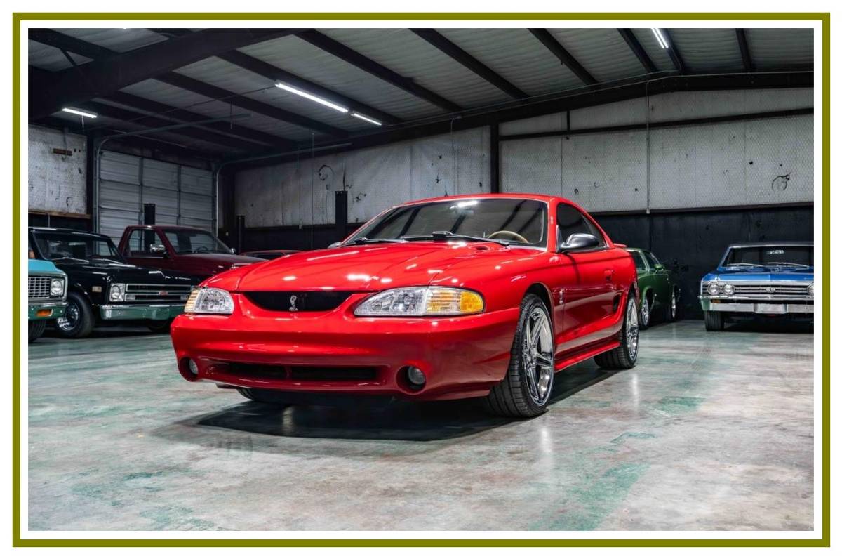 Ford-Mustang-svt-cobra-1994-red