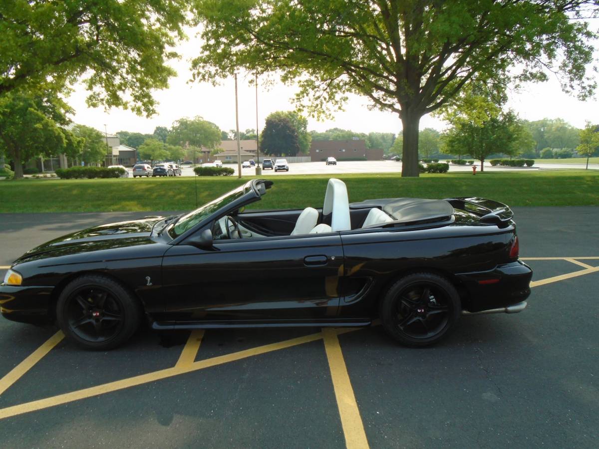 Ford-Mustang-svt-cobra-1995-black-13
