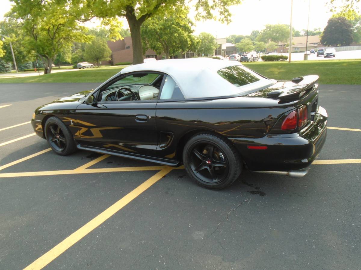 Ford-Mustang-svt-cobra-1995-black-4