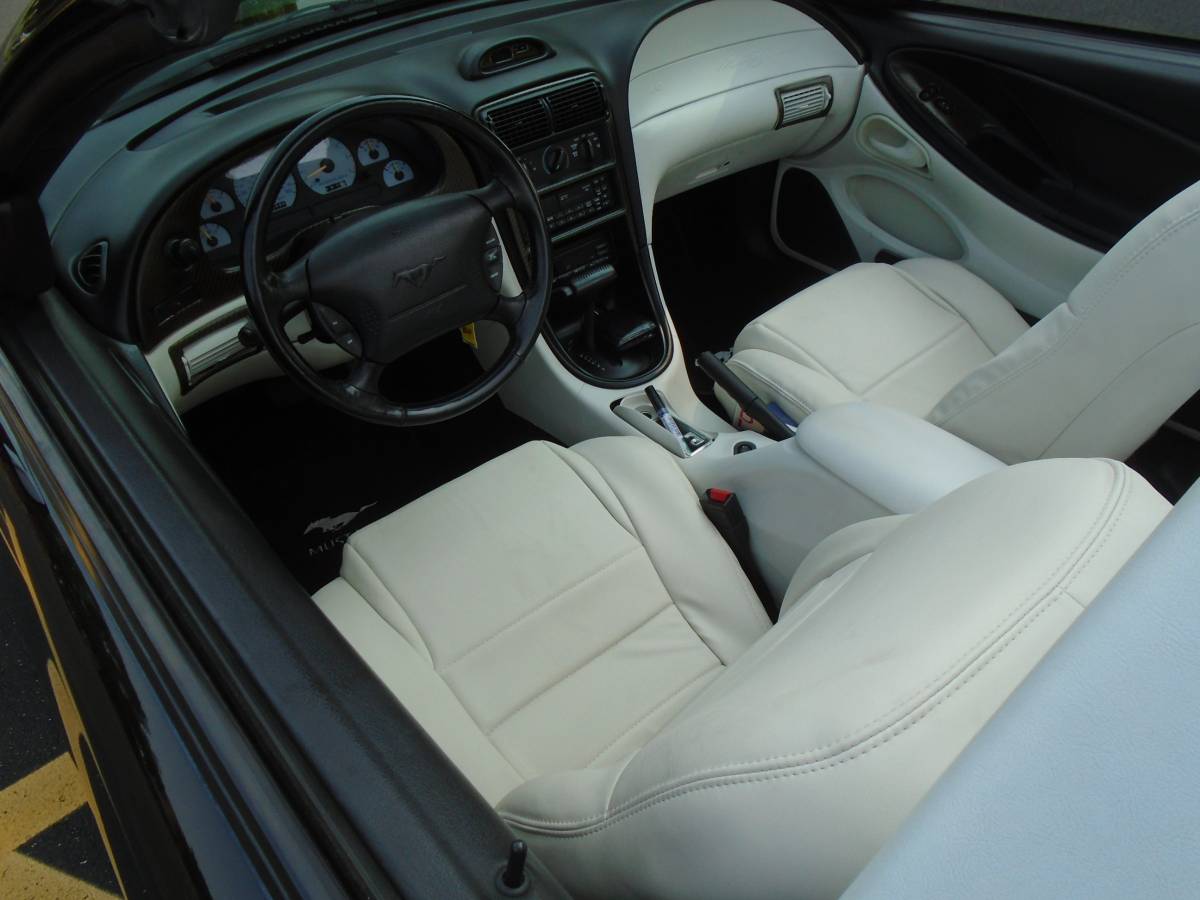 Ford-Mustang-svt-cobra-1995-black-9
