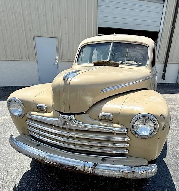 Ford-Other-1946-Sedan-1