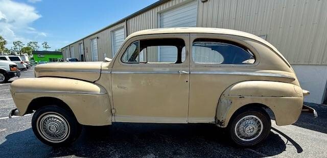 Ford-Other-1946-Sedan-2