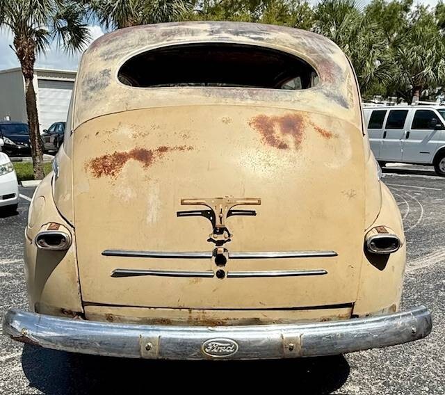Ford-Other-1946-Sedan-3