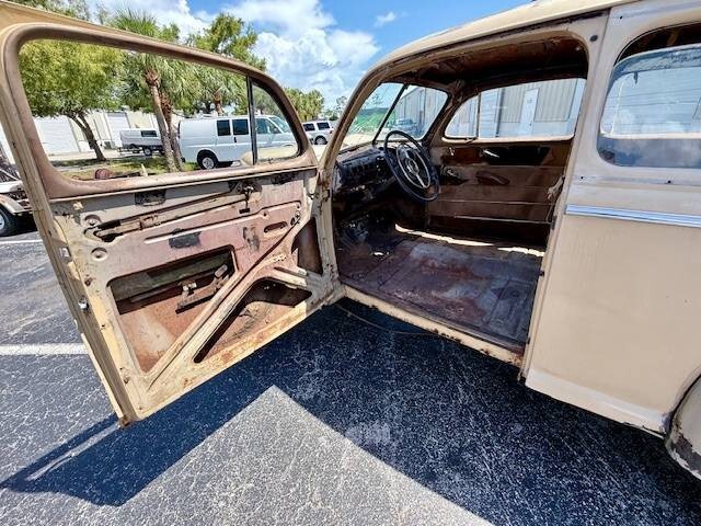 Ford-Other-1946-Sedan-9