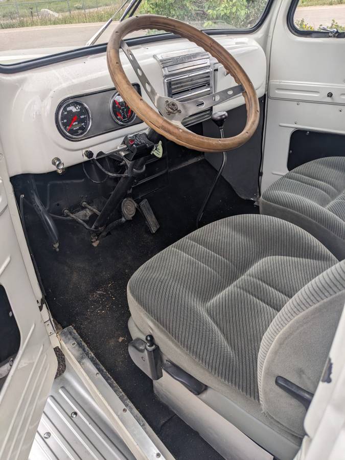 Ford-Pickup-1951-1