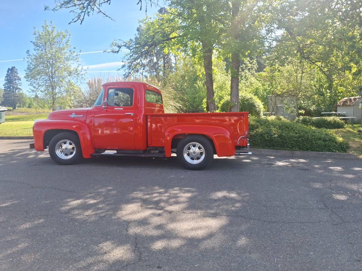 Ford Pickup  1956 orange