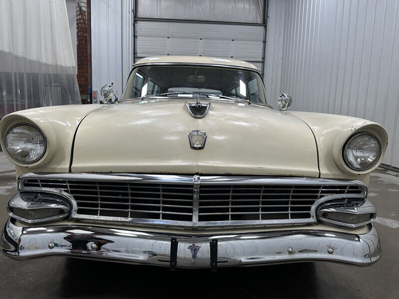 Ford-Ranch-Wagon-1956-25