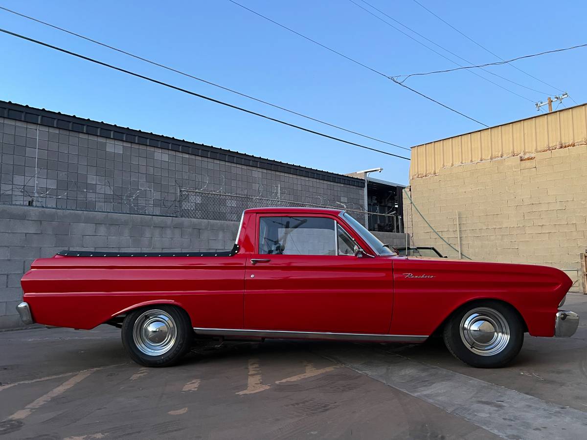 Ford Ranchero  1965 red