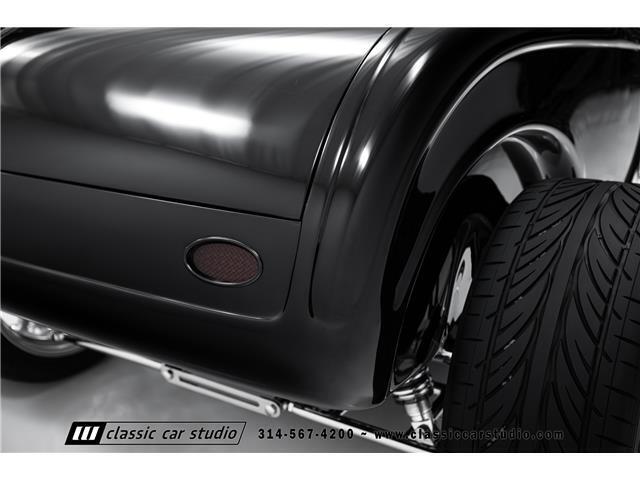 Ford-Roadster-1932-2dr-Car-35