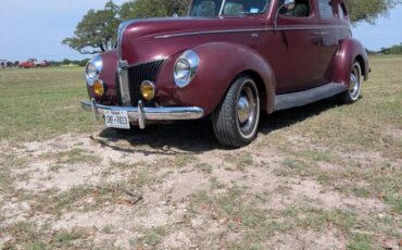 Ford-Sedan-1940-1