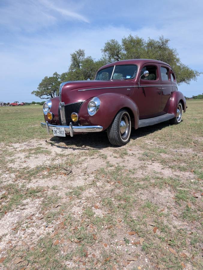 Ford-Sedan-1940-1