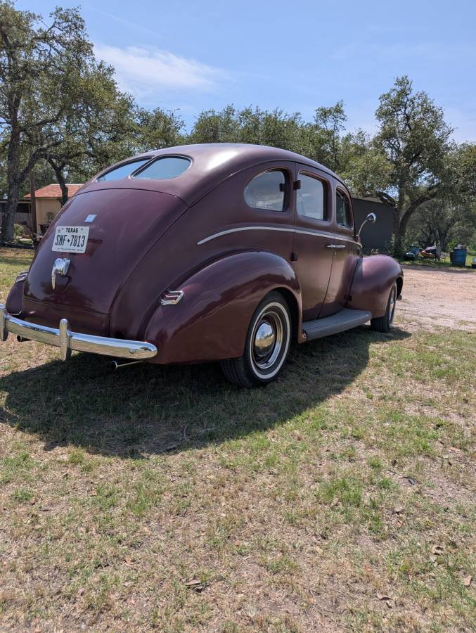 Ford-Sedan-1940-3