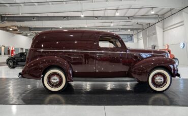 Ford-Sedan-Delivery-1941-Deluxe-10