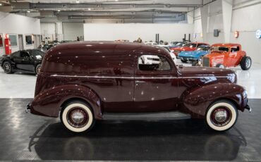 Ford-Sedan-Delivery-1941-Deluxe-11