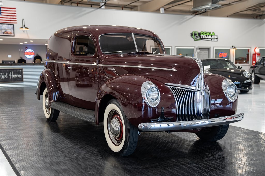 Ford-Sedan-Delivery-1941-Deluxe-12