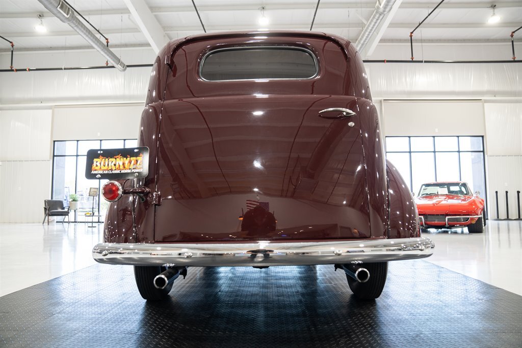 Ford-Sedan-Delivery-1941-Deluxe-28