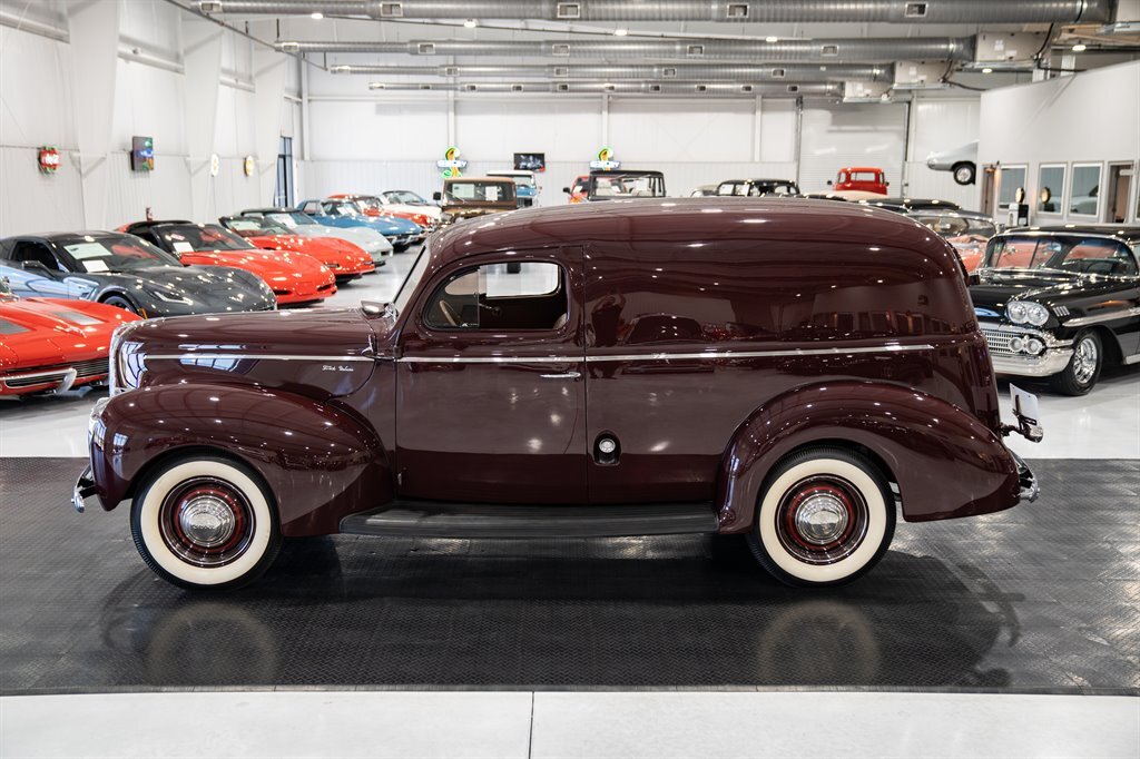 Ford-Sedan-Delivery-1941-Deluxe-3