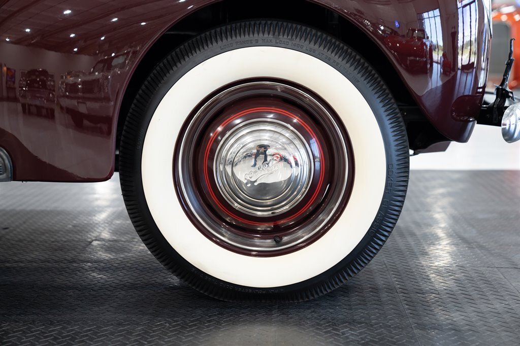 Ford-Sedan-Delivery-1941-Deluxe-30