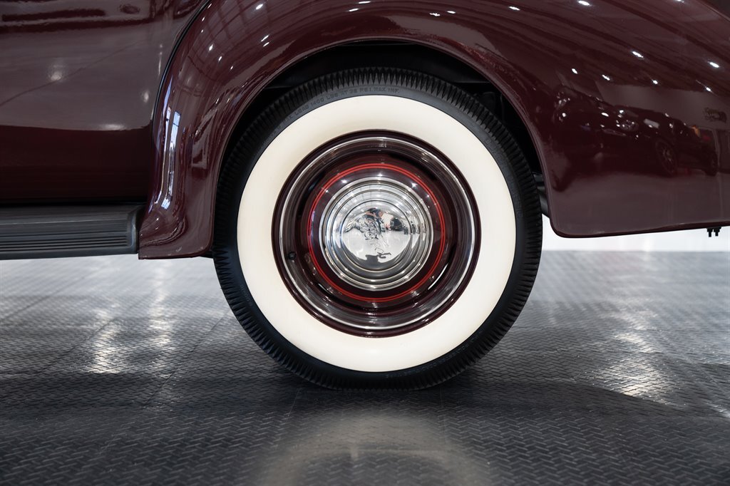 Ford-Sedan-Delivery-1941-Deluxe-33