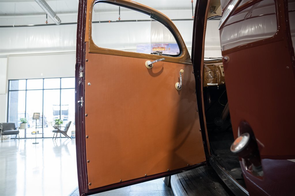 Ford-Sedan-Delivery-1941-Deluxe-34