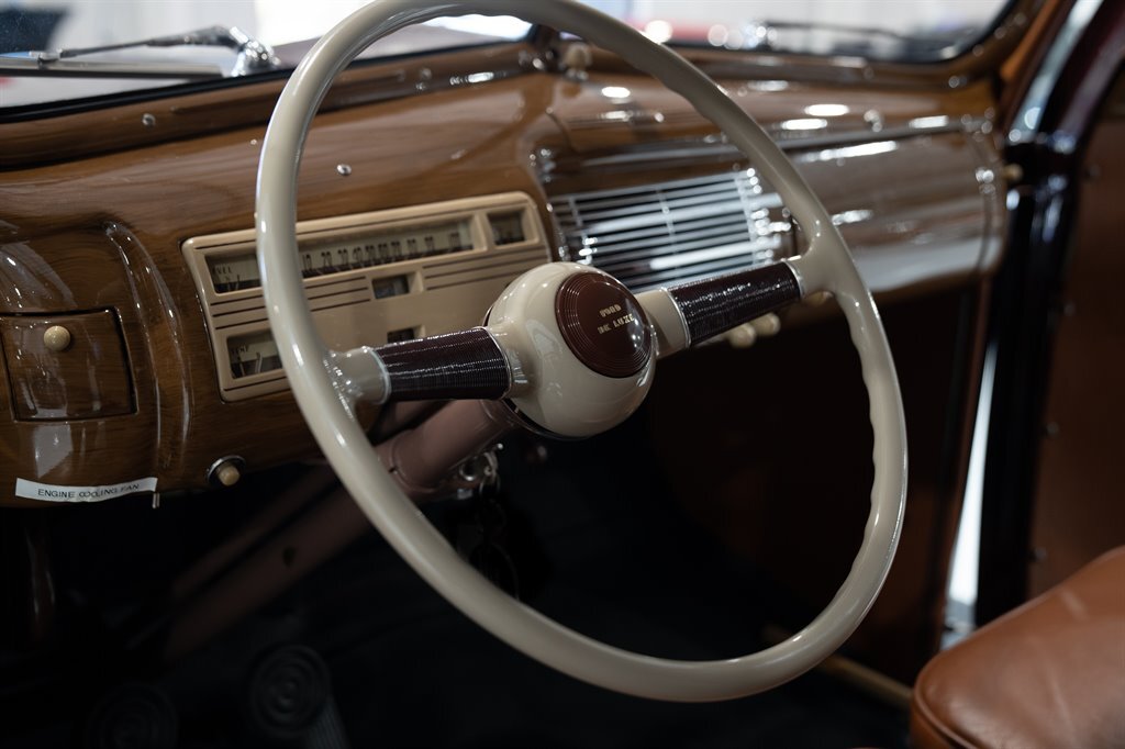 Ford-Sedan-Delivery-1941-Deluxe-37