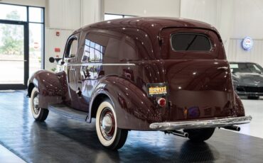 Ford-Sedan-Delivery-1941-Deluxe-4