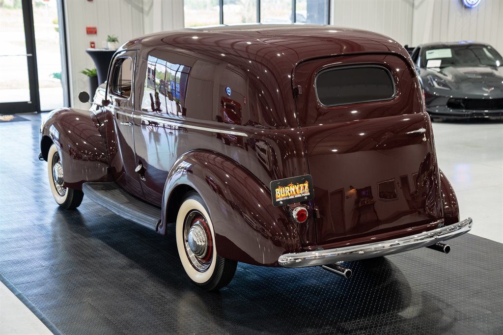 Ford-Sedan-Delivery-1941-Deluxe-5