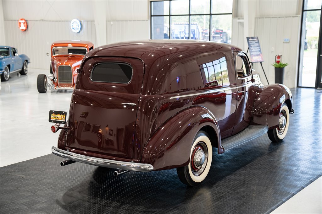 Ford-Sedan-Delivery-1941-Deluxe-9