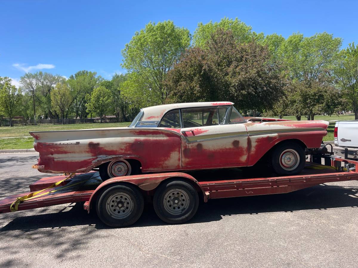 Ford-Skyliner-retractable-1957-1