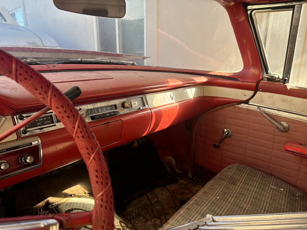 Ford-Skyliner-retractable-1957-8