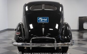 Ford-Standard-1940-Sedan-10