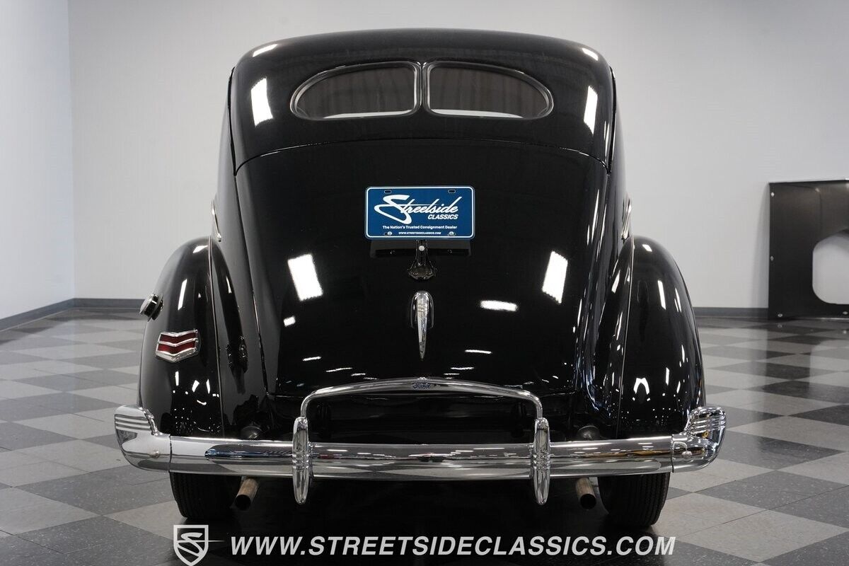 Ford-Standard-1940-Sedan-10