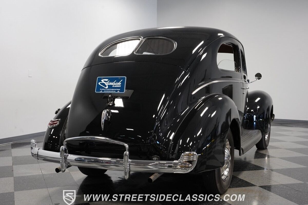 Ford-Standard-1940-Sedan-11