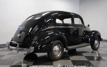 Ford-Standard-1940-Sedan-12