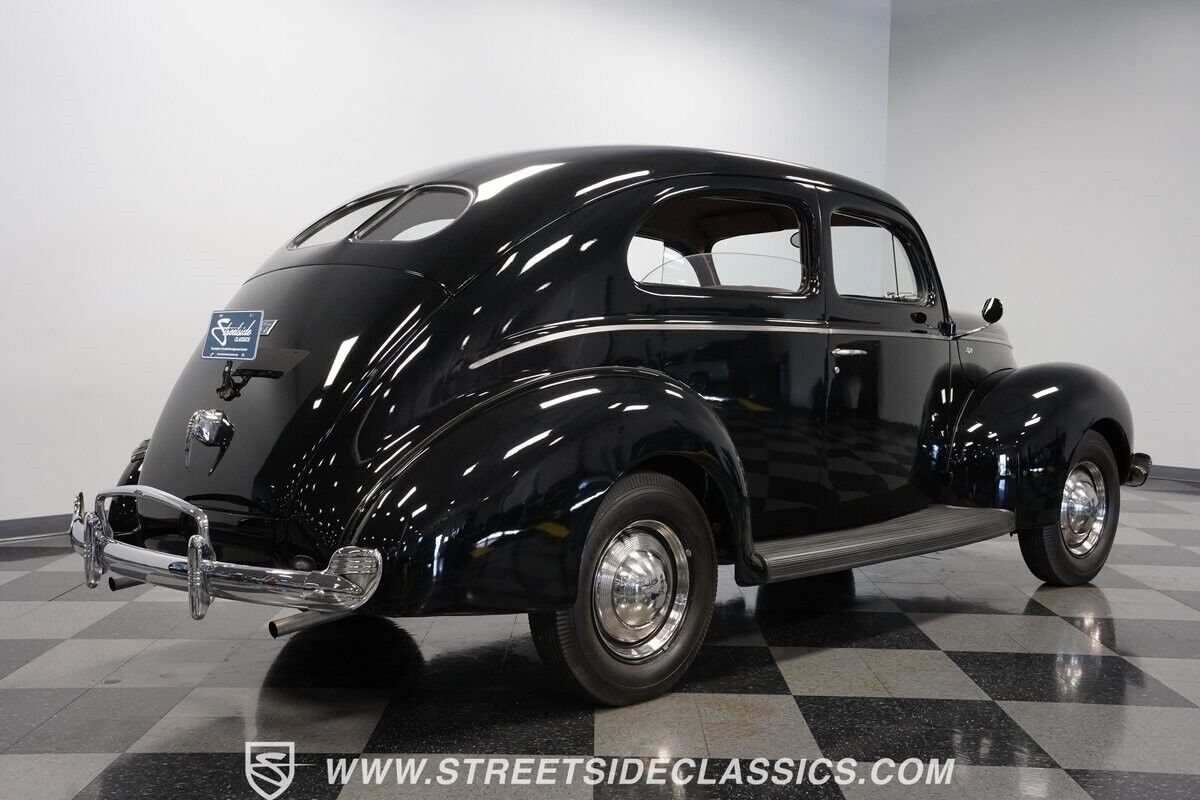 Ford-Standard-1940-Sedan-12