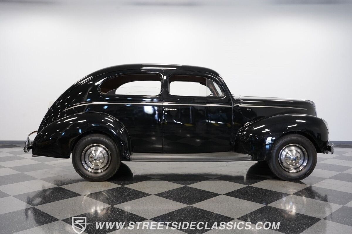 Ford-Standard-1940-Sedan-14