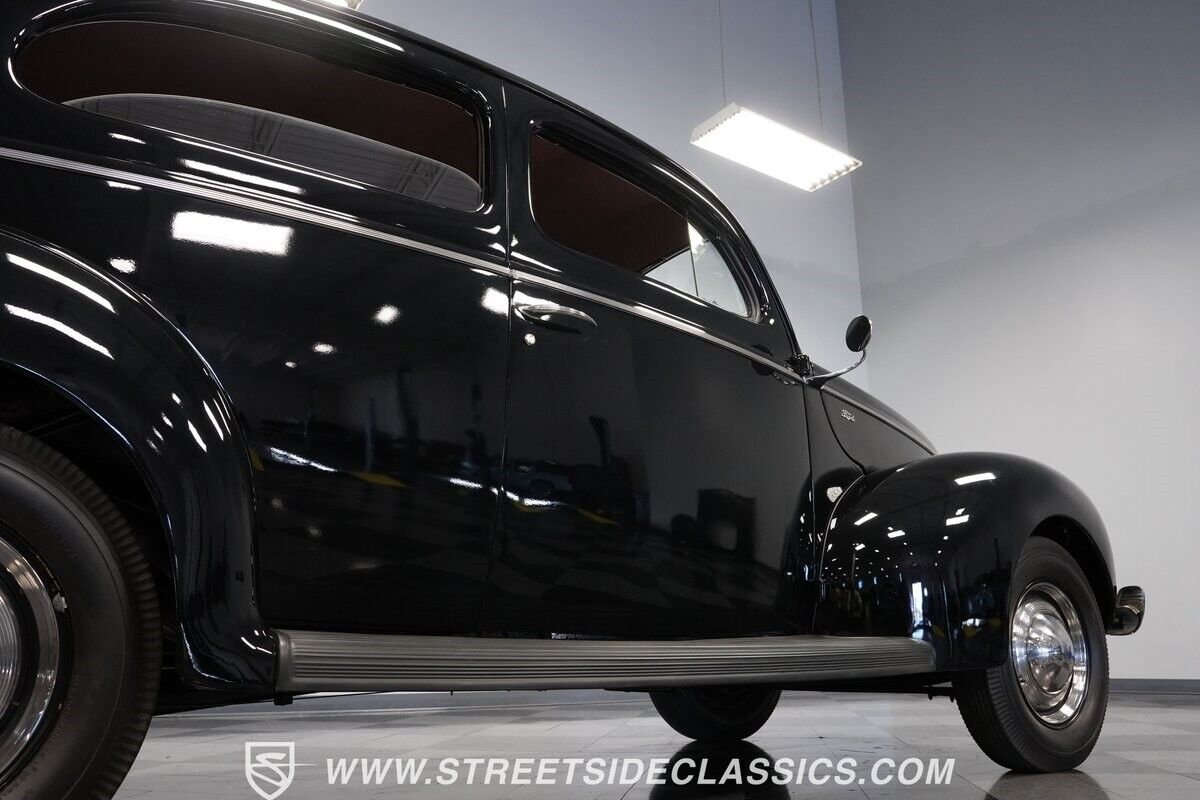 Ford-Standard-1940-Sedan-28