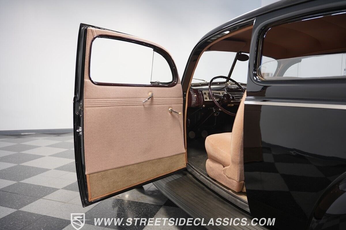 Ford-Standard-1940-Sedan-36