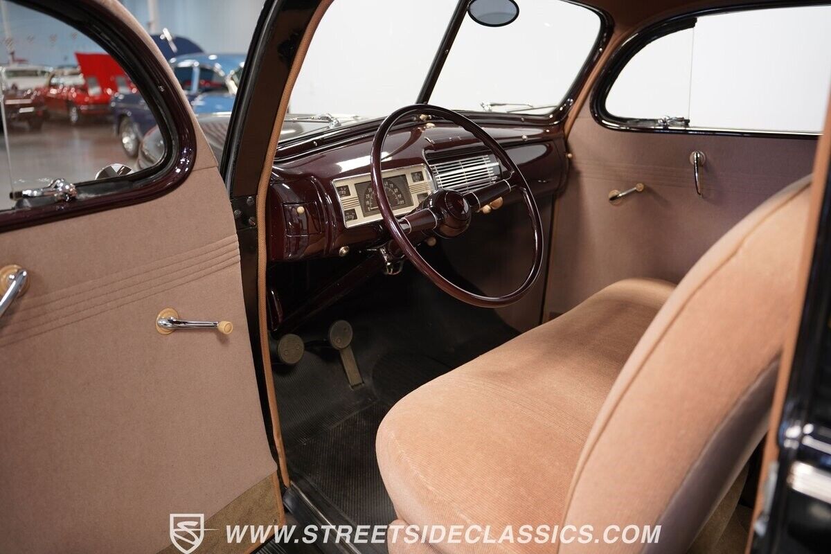Ford-Standard-1940-Sedan-4