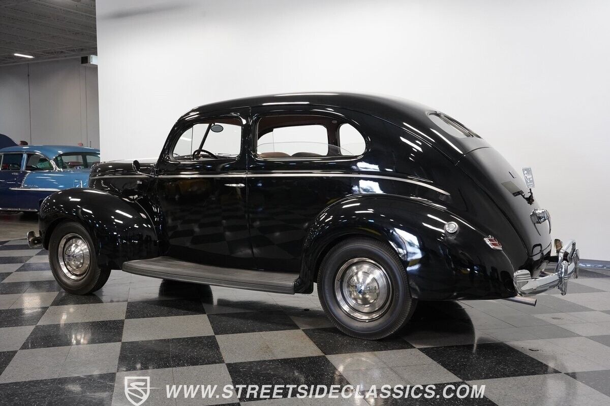 Ford-Standard-1940-Sedan-8