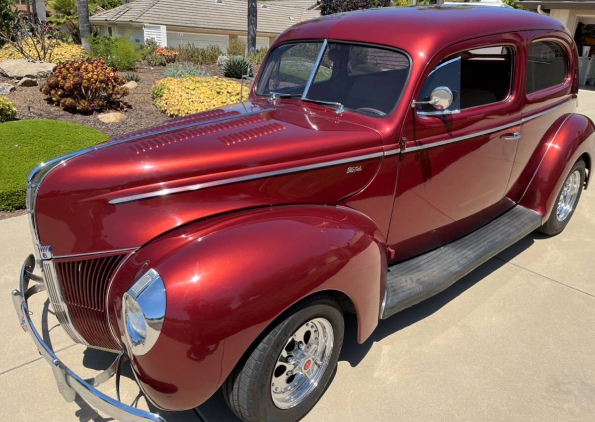 Ford Standard  1940 red